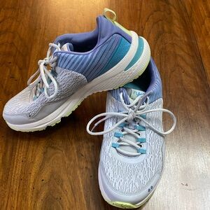 Ryka tennis shoes, like new, size 9.5